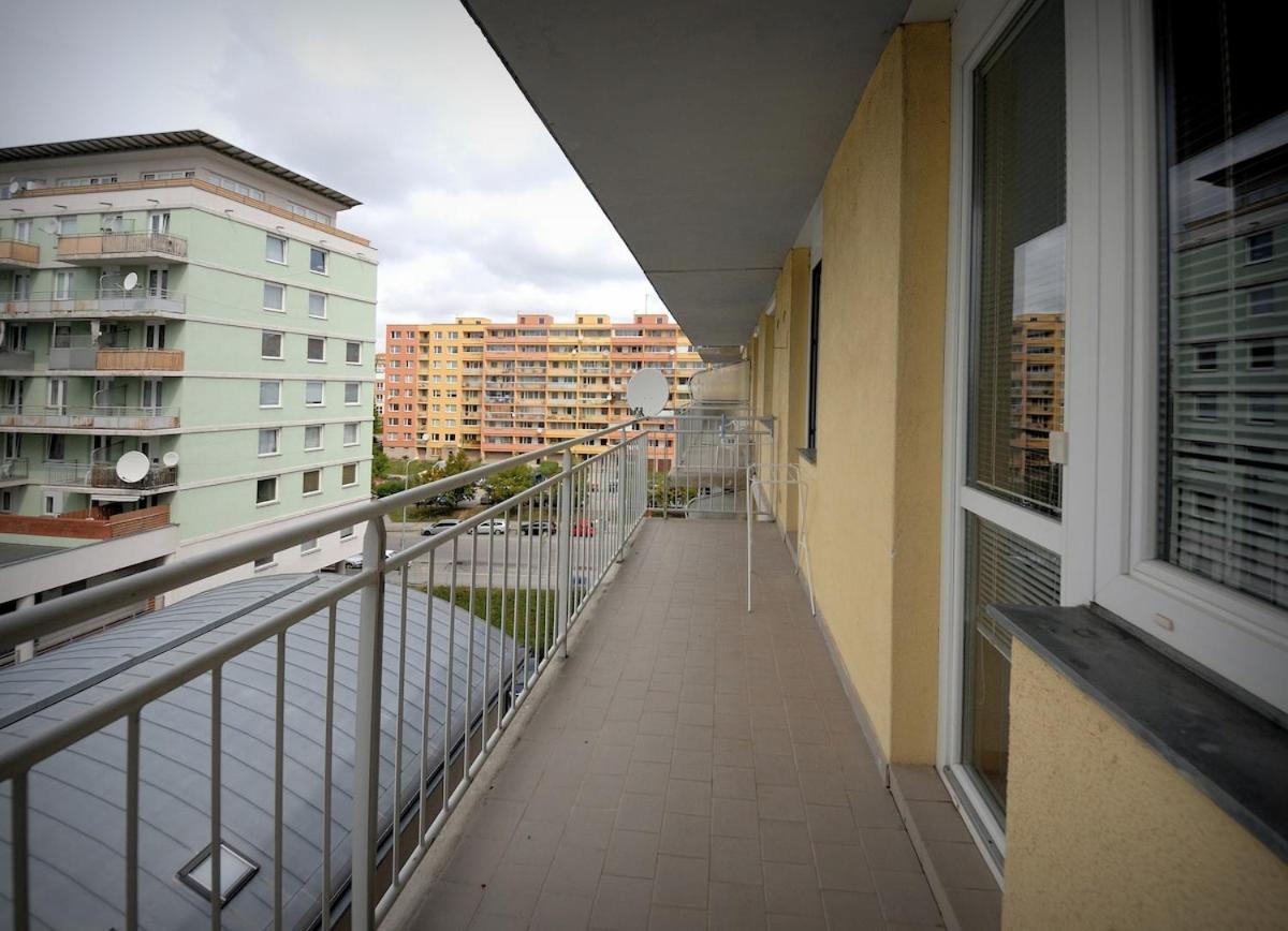Apartment Pleasant Close To Center Prag